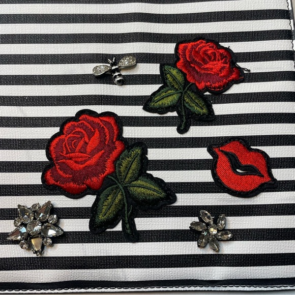 NWOT- Magnolia and Vine Uptown Clutch with 3 Versa Accents - Picture 4 of 7